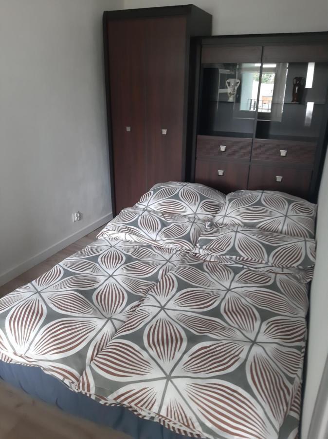 Апартаменти Apartament Komfortowy - W Pelni Wyposazony - Spaceapart Єленя-Ґура Екстер'єр фото